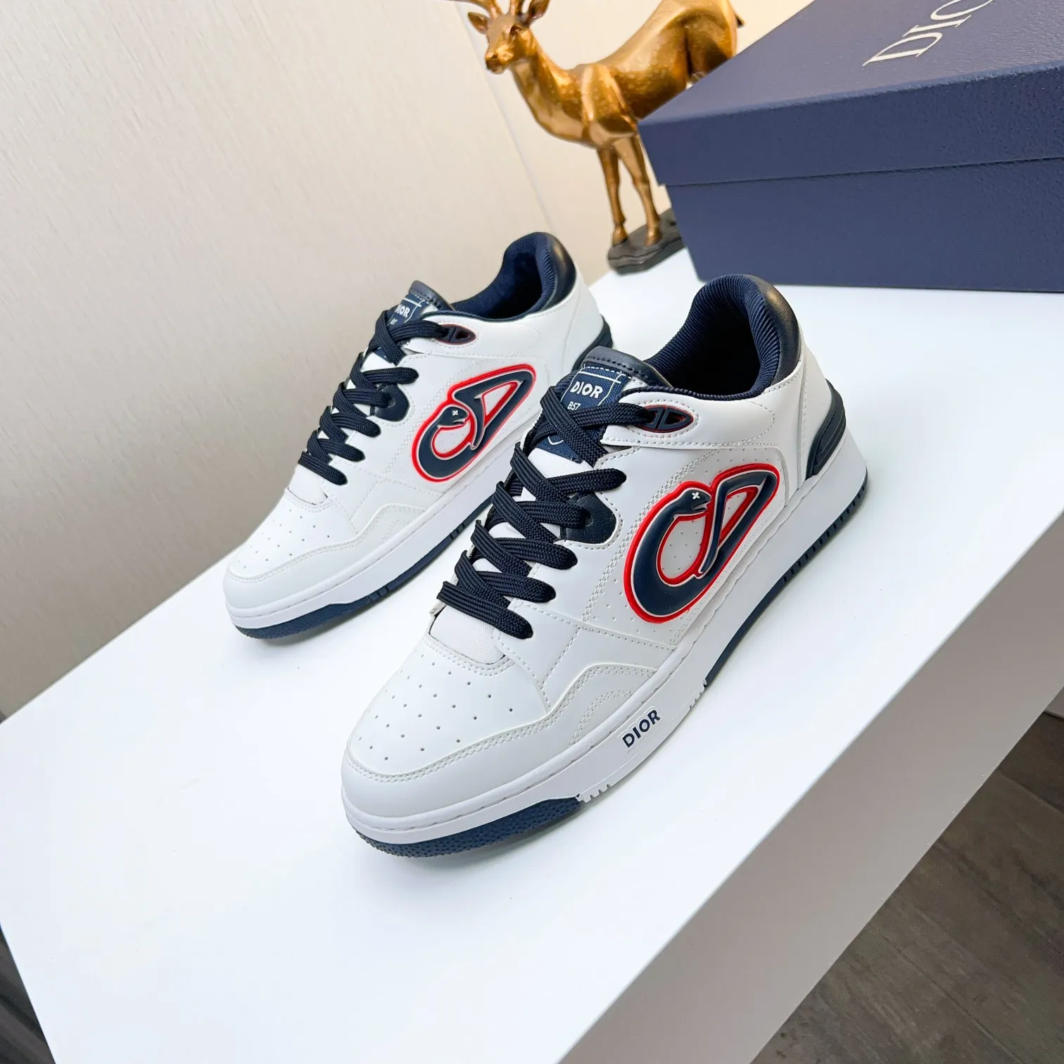 Men's Men's Shoes 💰420 [New Style] 🦩🦩Dior - Low-top sneakers 2025 spring men's collection new arrivals [Celebrate][Celebrate][Celebrate], reinterpret the basketball shoe design and become a classic Dior item [strong][strong][strong], carefully crafted in black and cream white smooth cowhide, paired with beige suede, showing leather on the side The CD logo, tongue, sole and back side are decorated with various distinctive details to enhance the style[666][666], while eyelet details, topstitching and rubber panels highlight the dynamic charm of its athletic style[strong][strong][strong]. It has a two-color rubber sole, which can be matched with various clothing to create a refined look. Size: 38 to 44 (45 can be customized